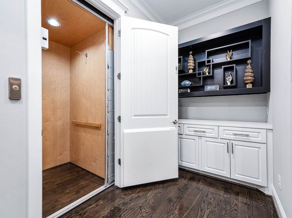 2035 Sheridan Street A, Houston TX 77030