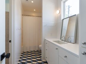 706 Oakley Street, Houston TX 77006