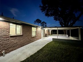 5803 E Greencraig Drive E, Houston TX 77035