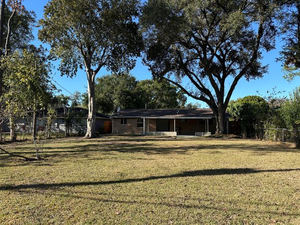 5803 E Greencraig Drive E, Houston TX 77035