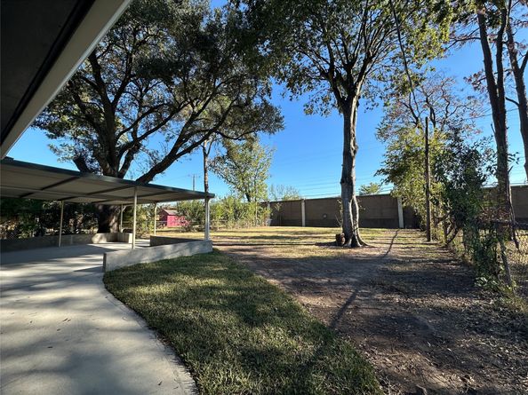 5803 E Greencraig Drive E, Houston TX 77035