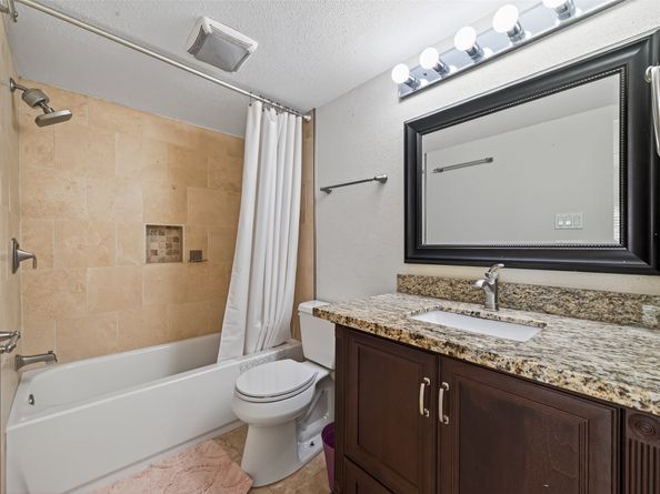 1805 Stoney Brook dr Drive 103, Houston TX 77063