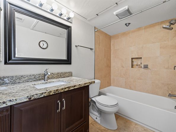 1805 Stoney Brook dr Drive 103, Houston TX 77063