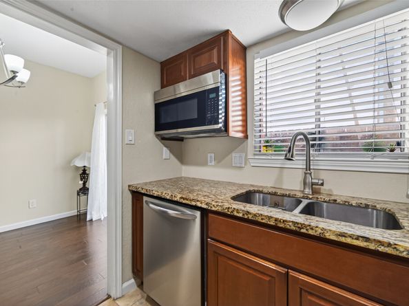 1805 Stoney Brook dr Drive 103, Houston TX 77063