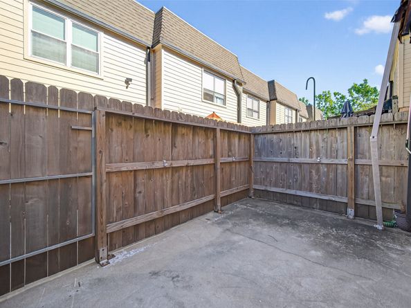 1805 Stoney Brook dr Drive 103, Houston TX 77063