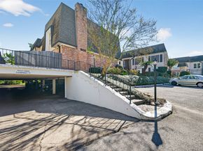 1805 Stoney Brook dr Drive 103, Houston TX 77063