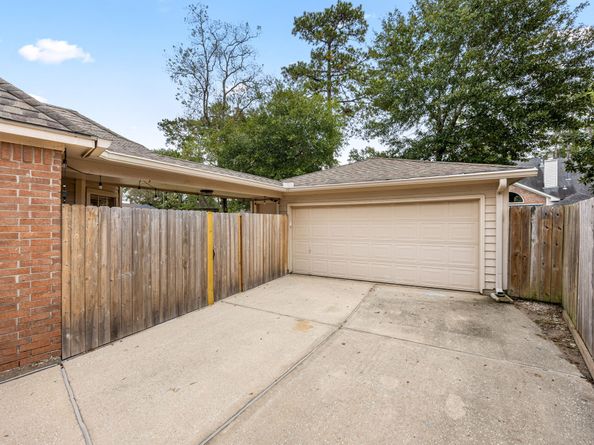 3614 Valley Chase Drive, Houston TX 77345