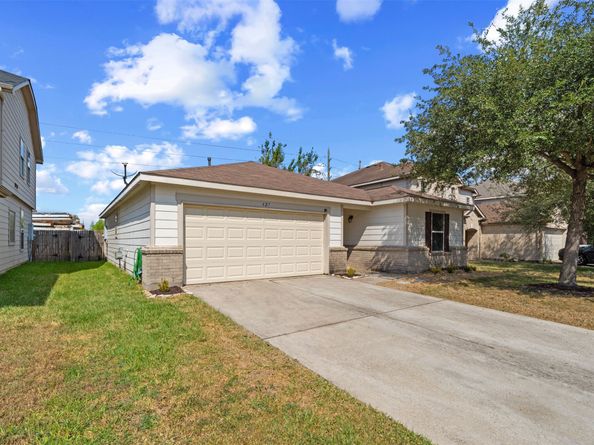 427 Remington Heights Drive, Houston TX 77073