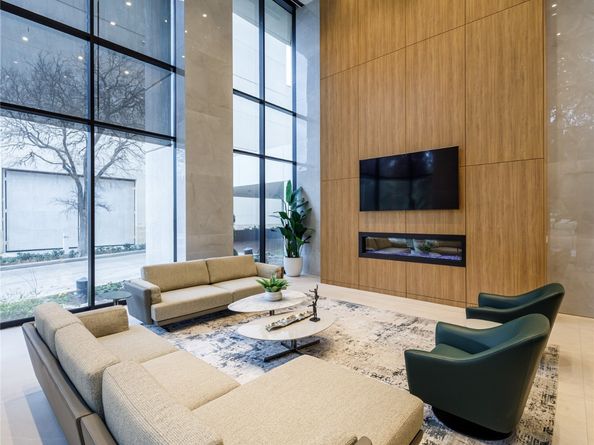 1701 Hermann Drive 21F, Houston TX 77004