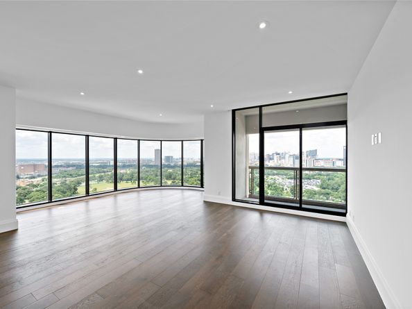 1701 Hermann Drive 21F, Houston TX 77004