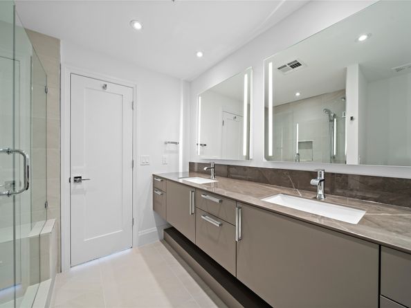 1701 Hermann Drive 21F, Houston TX 77004