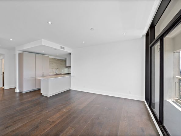 1701 Hermann Drive 21F, Houston TX 77004