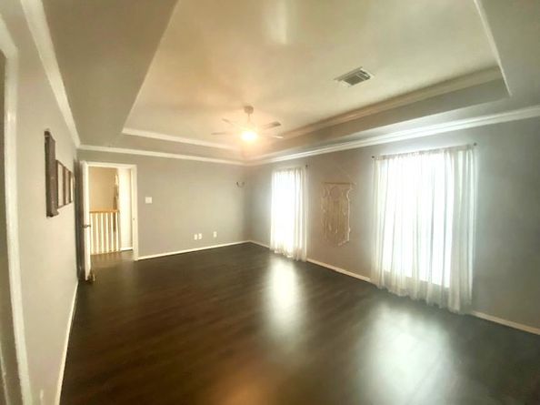 2806 Bering Drive, Houston TX 77057