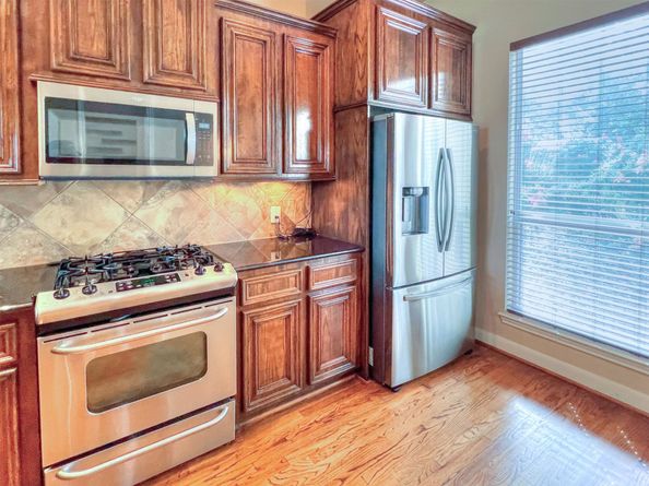 2325 Hutchins Street, Houston TX 77004