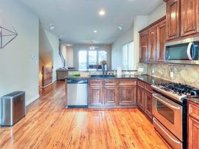 2325 Hutchins Street, Houston TX 77004