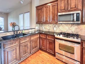 2325 Hutchins Street, Houston TX 77004