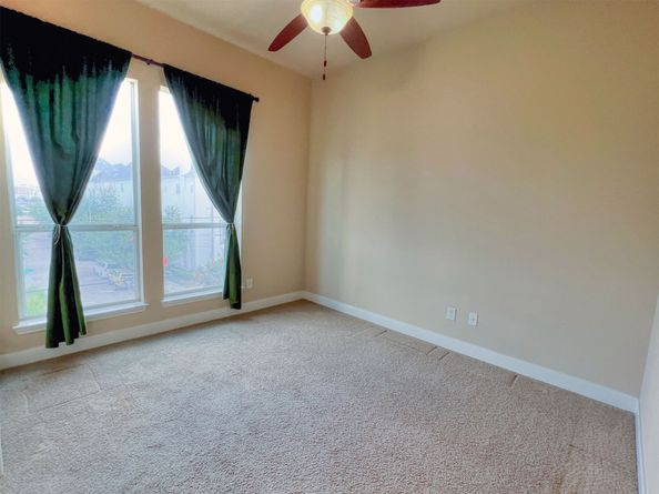 2325 Hutchins Street, Houston TX 77004