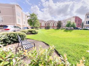 2325 Hutchins Street, Houston TX 77004