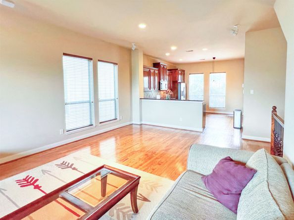 2325 Hutchins Street, Houston TX 77004