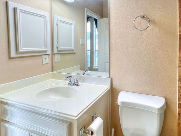 2325 Hutchins Street, Houston TX 77004