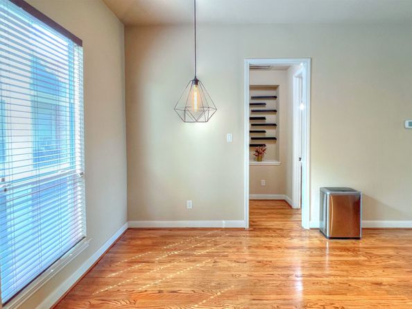 2325 Hutchins Street, Houston TX 77004