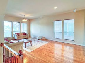 2325 Hutchins Street, Houston TX 77004