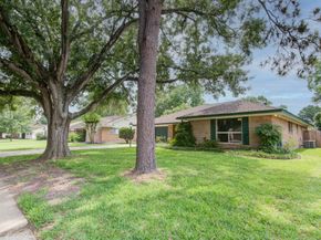 1708 Capstan Road, Houston TX 77062