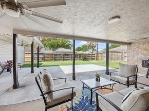 7614 Braesview Lane, Houston TX 77071