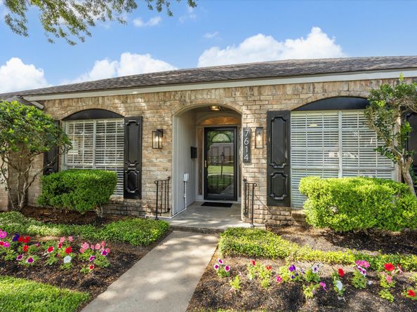 7614 Braesview Lane, Houston TX 77071