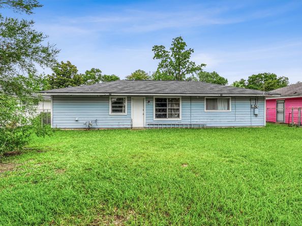 1323 W Donovan Street, Houston TX 77091