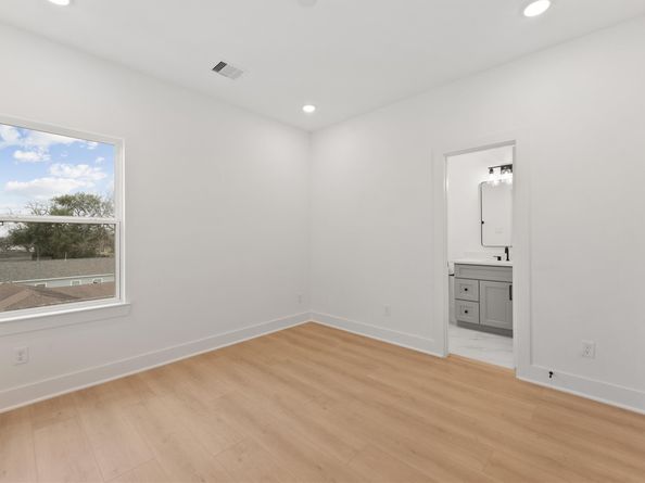 267 De Boll Street, Houston TX 77022