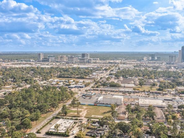 10021 Lazy Oaks Street, Houston TX 77080