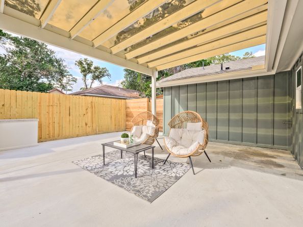 10021 Lazy Oaks Street, Houston TX 77080