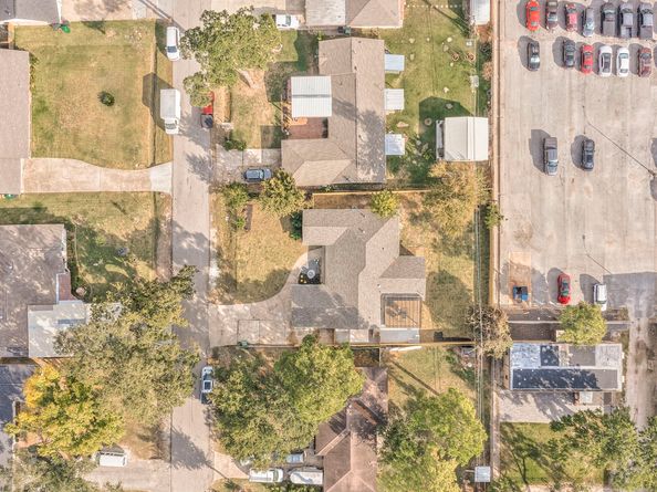 10021 Lazy Oaks Street, Houston TX 77080