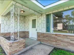 8038 Woodlyn Road, Houston TX 77028