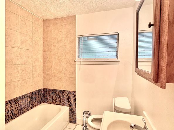 8038 Woodlyn Road, Houston TX 77028