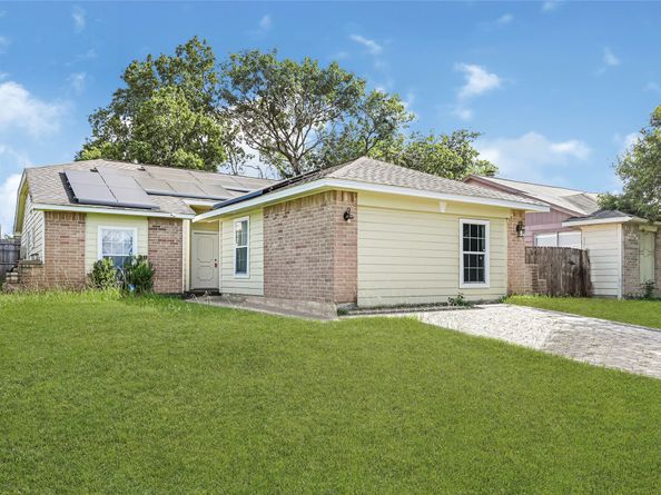 3018 Windy Royal Drive, Houston TX 77045