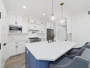 22 Sugarberry Circle, Houston TX 77024