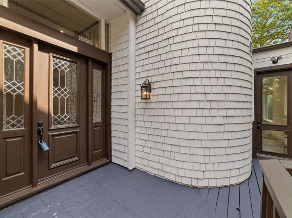 22 Sugarberry Circle, Houston TX 77024