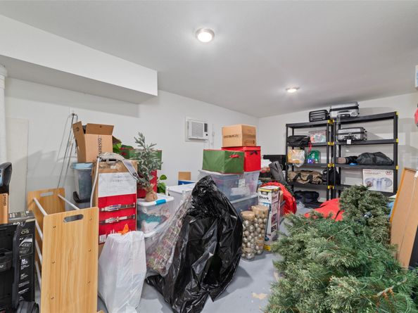 22 Sugarberry Circle, Houston TX 77024