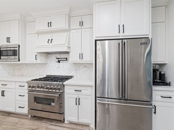 22 Sugarberry Circle, Houston TX 77024