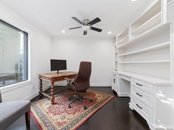 22 Sugarberry Circle, Houston TX 77024