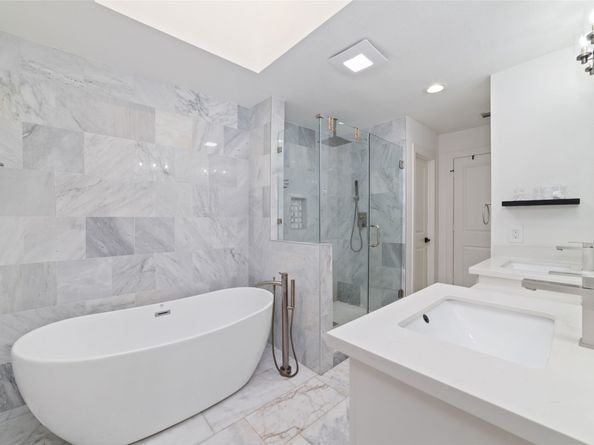 22 Sugarberry Circle, Houston TX 77024