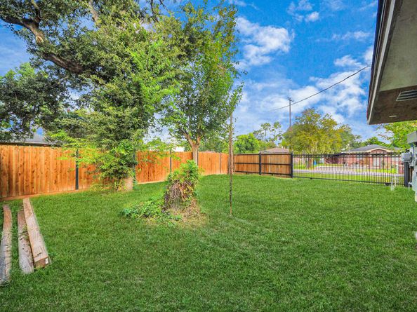 5914 Breland Street, Houston TX 77016