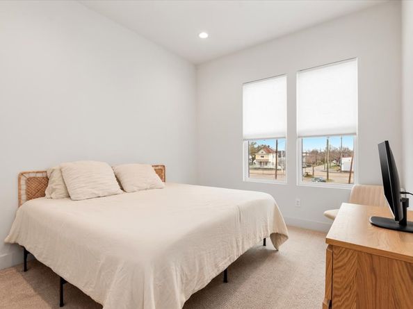 5203 Texas Street, Houston TX 77011