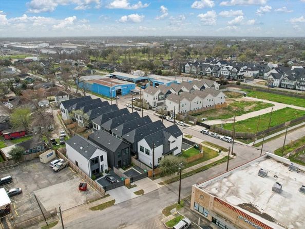 5203 Texas Street, Houston TX 77011