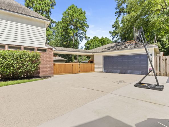 31 Treescape Circle, The Woodlands TX 77381