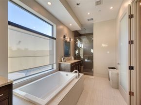 5521 Kiam Street, Houston TX 77007