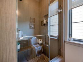 5521 Kiam Street, Houston TX 77007