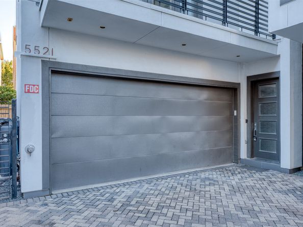 5521 Kiam Street, Houston TX 77007